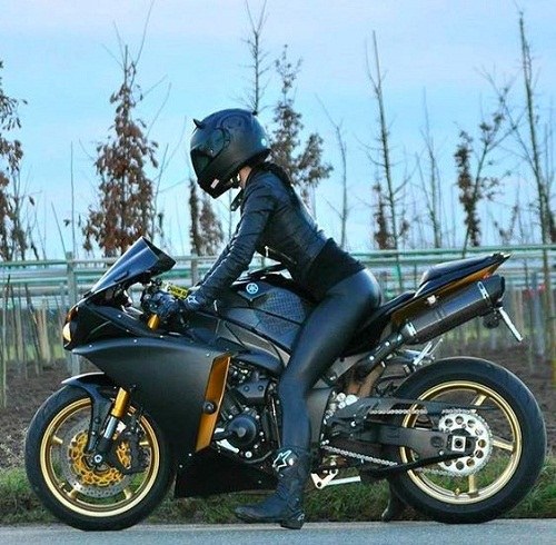 دانلود آهنگ واسه حق واسه خوب واسه بد واسه زیر واسه بم واسه خون